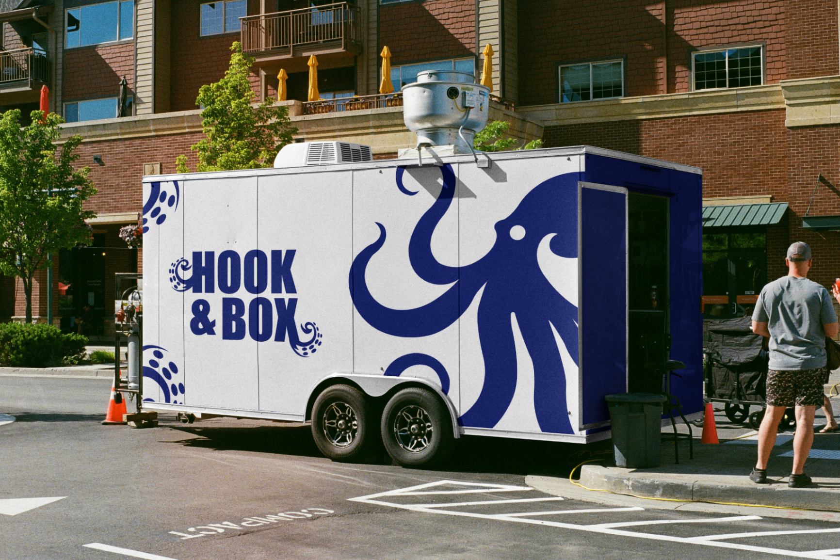 HOOK & BOX mockup 2